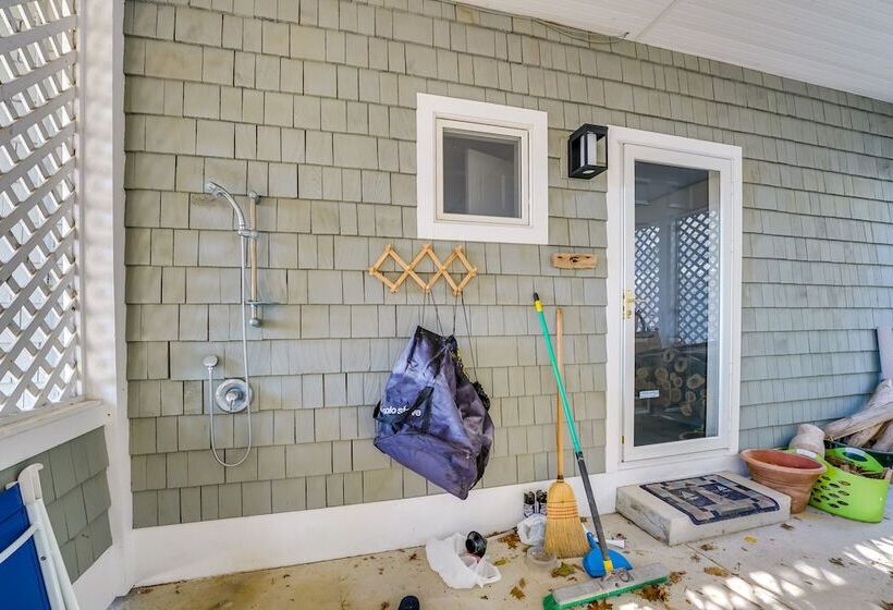 Spacious Cottage On Lake Michigan: Stunning Views!