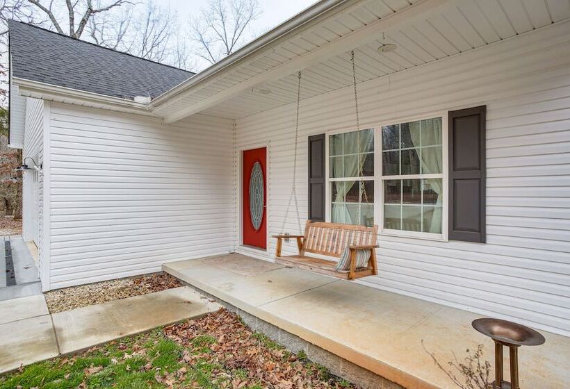 Winchester Home W/ Deck < 1 Mi To Tims Ford Lake!