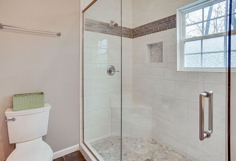 Winchester Home W/ Deck < 1 Mi To Tims Ford Lake!