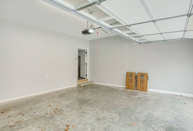 Winchester Home W/ Deck < 1 Mi To Tims Ford Lake!