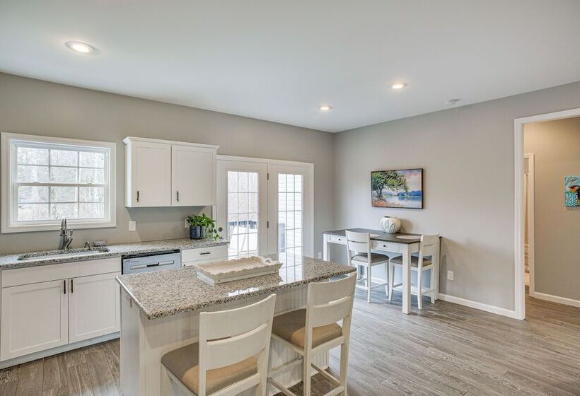 Winchester Home W/ Deck < 1 Mi To Tims Ford Lake!