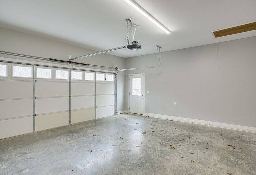 Winchester Home W/ Deck < 1 Mi To Tims Ford Lake!