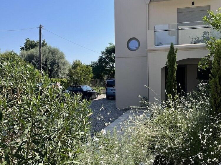 Blue Symphony Suites & Apartments