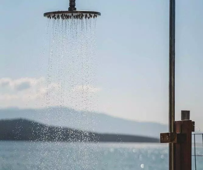 Blue Symphony Suites & Apartments