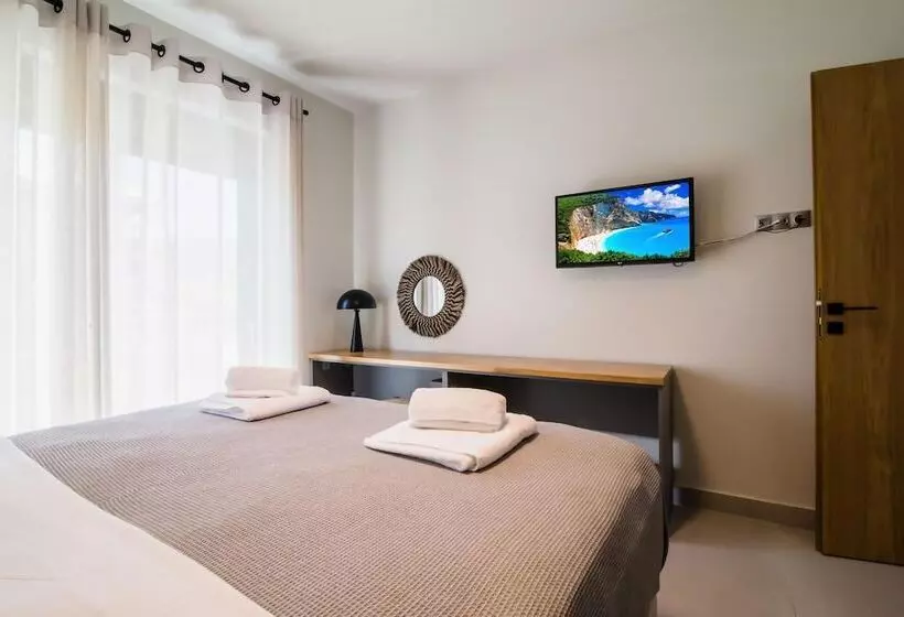 Blue Symphony Suites & Apartments