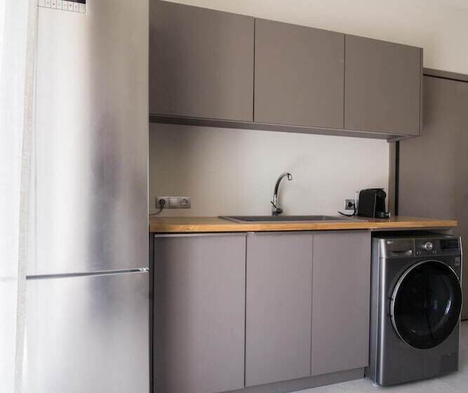 Blue Symphony Suites & Apartments