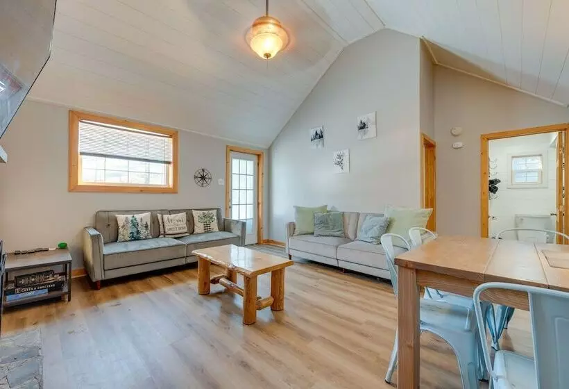 Cozy Blakeslee Cabin, 7 Mi To Jack Frost Ski Area!