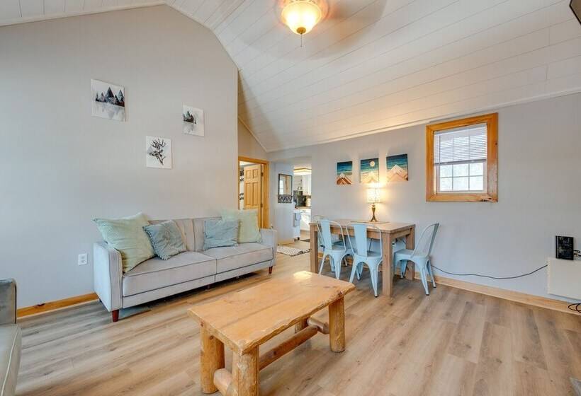 Cozy Blakeslee Cabin, 7 Mi To Jack Frost Ski Area!