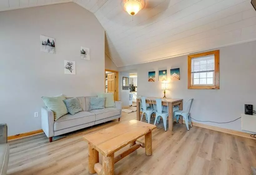 Cozy Blakeslee Cabin, 7 Mi To Jack Frost Ski Area!