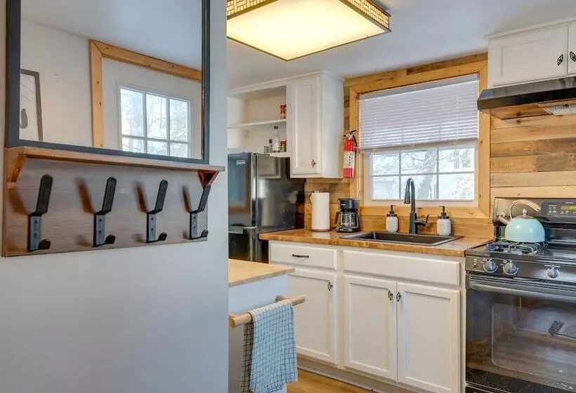 Cozy Blakeslee Cabin, 7 Mi To Jack Frost Ski Area!