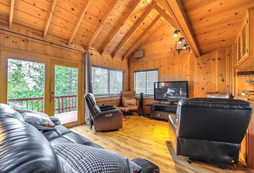 Cozy Mi Wuk Village Cabin: 18 Mi To Dodge Ridge!