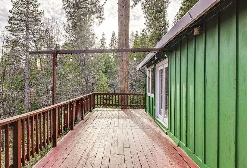 Cozy Mi Wuk Village Cabin: 18 Mi To Dodge Ridge!