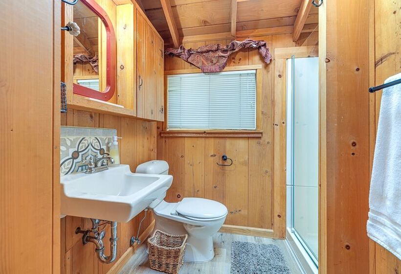 Cozy Mi Wuk Village Cabin: 18 Mi To Dodge Ridge!