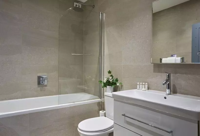 Ealing Broadway By Viridian Apartments