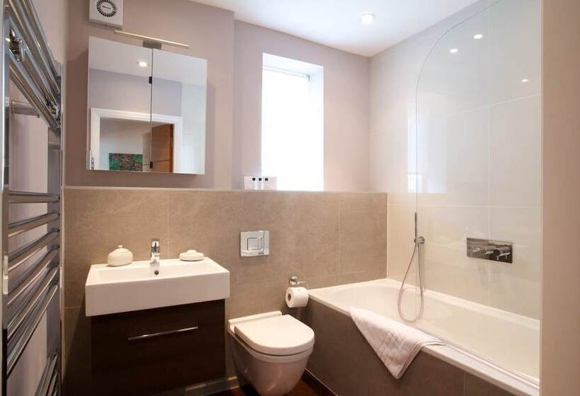 Ealing Broadway By Viridian Apartments