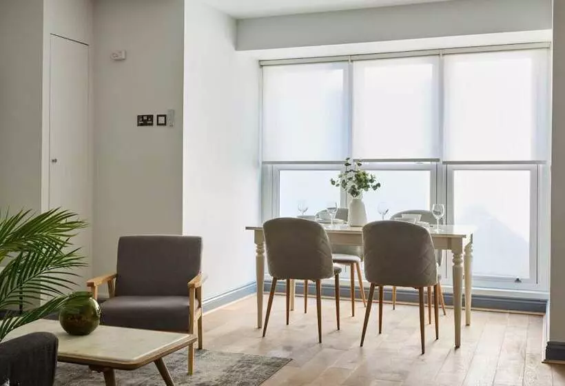 Ealing Broadway By Viridian Apartments