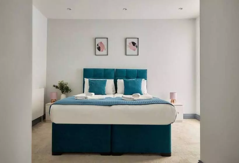 Ealing Broadway By Viridian Apartments