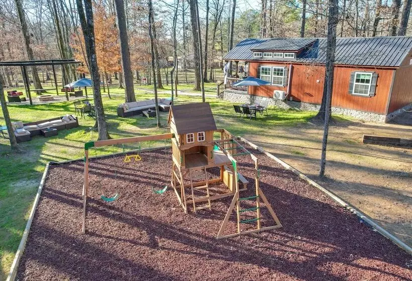 Hook, Line, & Sinker Retreat: Fire Pit, Grill!