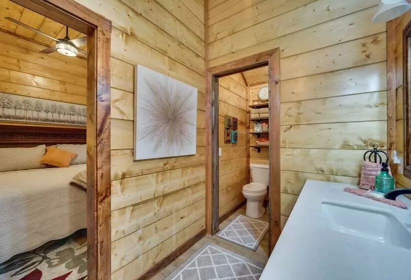 Hook, Line, & Sinker Retreat: Fire Pit, Grill!