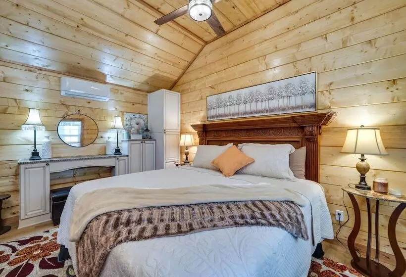 Hook, Line, & Sinker Retreat: Fire Pit, Grill!