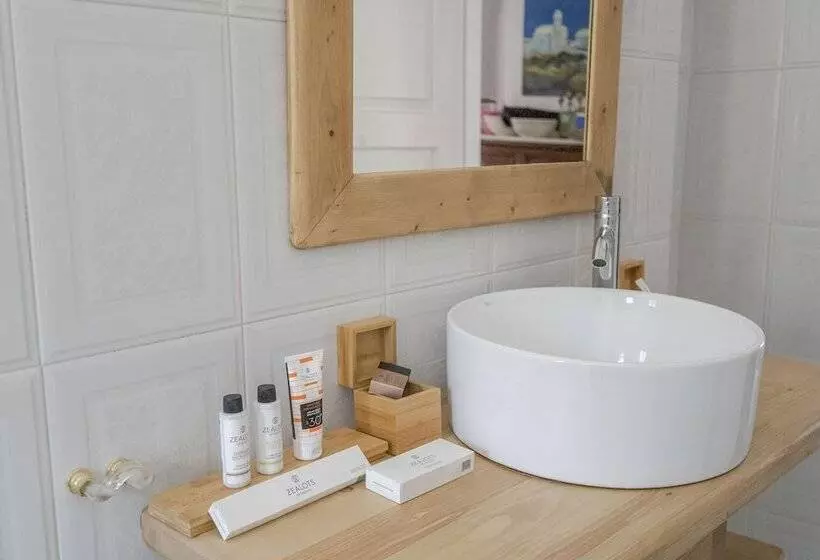 ホテル Anthemion Paros Villas & Suites