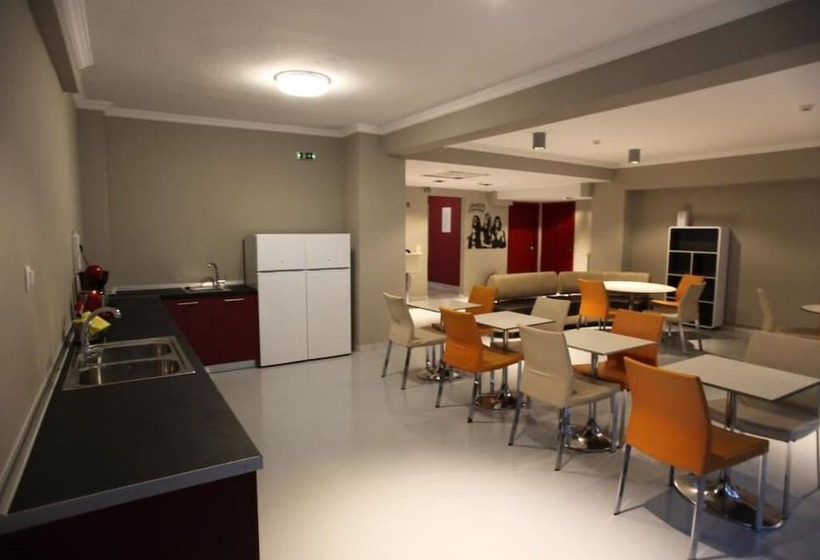 فندق Stay Hybrid Hostel