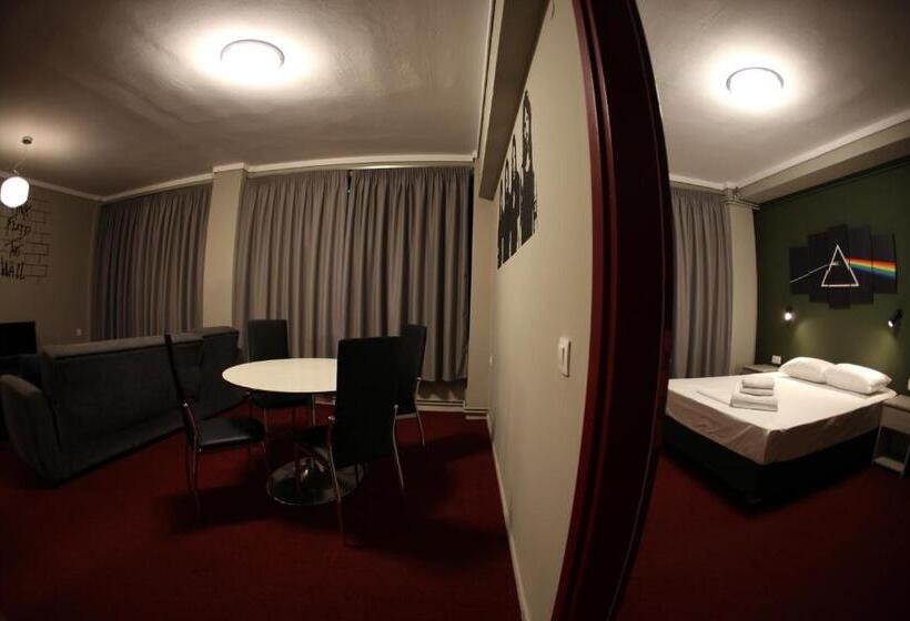 فندق Stay Hybrid Hostel