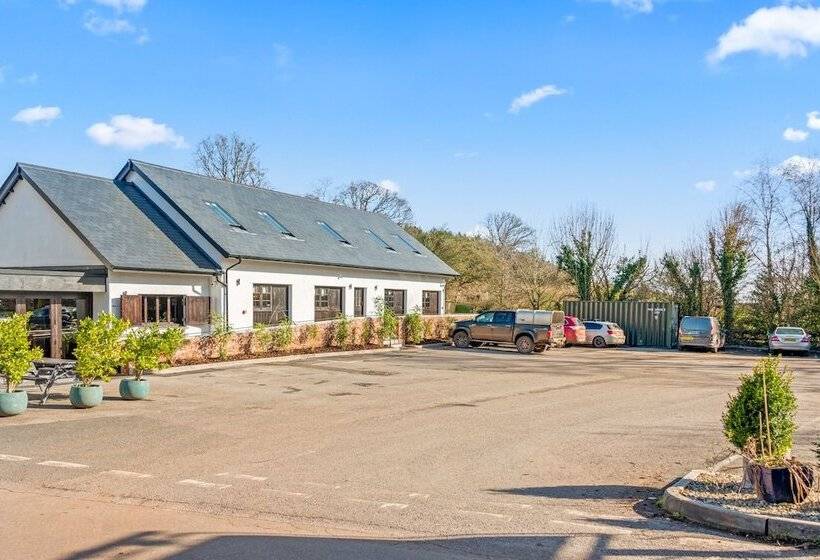 Отель The Ley Arms