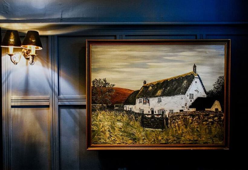 Отель The Ley Arms