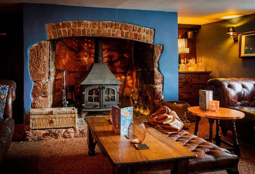 Отель The Ley Arms