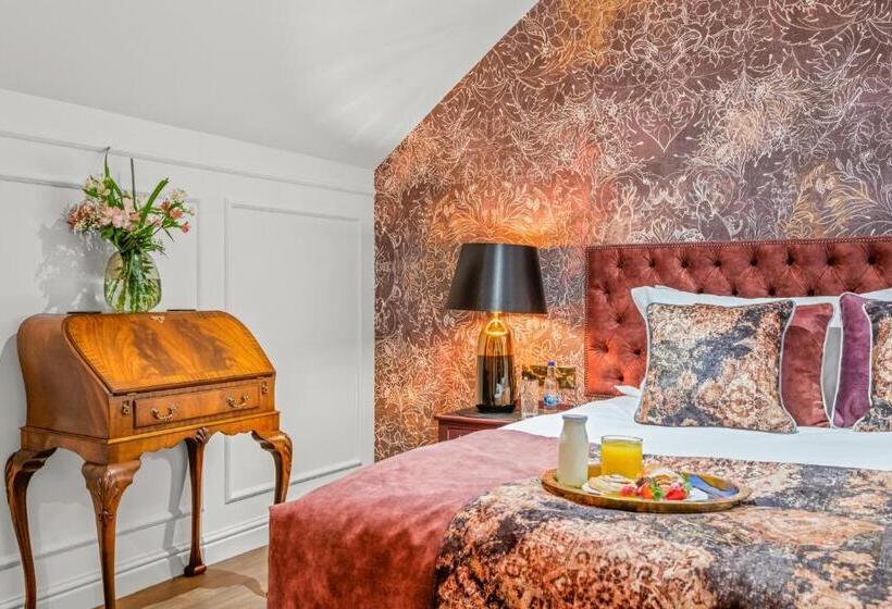 Отель The Ley Arms