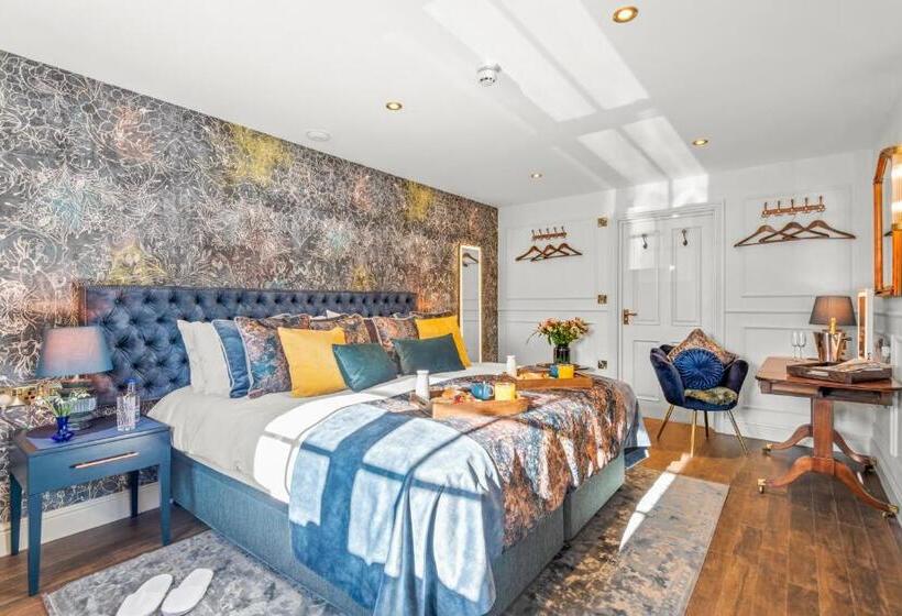 Отель The Ley Arms