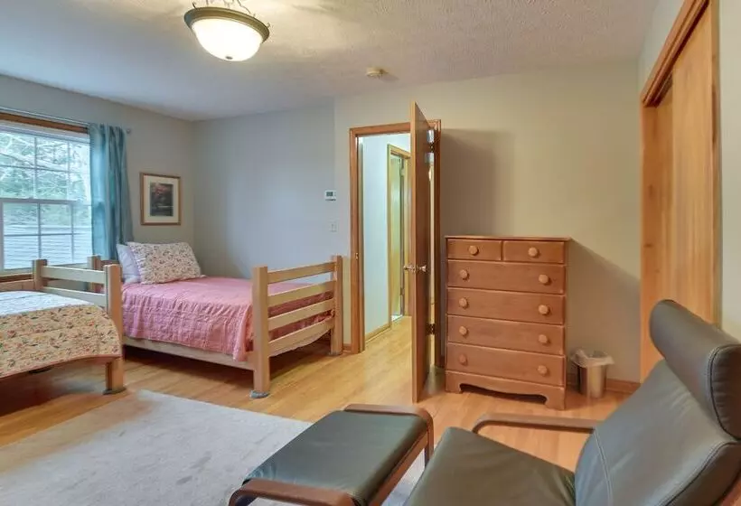 Large Home W/ Deck & Grill ~ 9 Mi To Virginia Tech