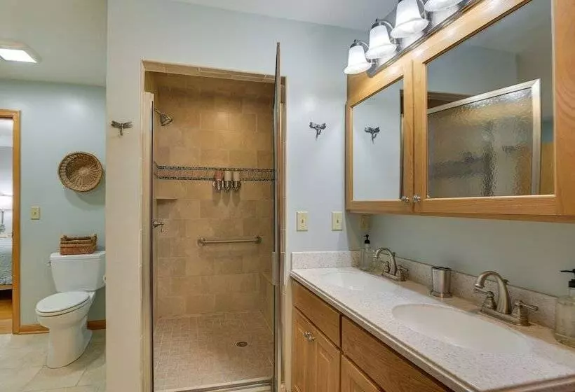 Large Home W/ Deck & Grill ~ 9 Mi To Virginia Tech