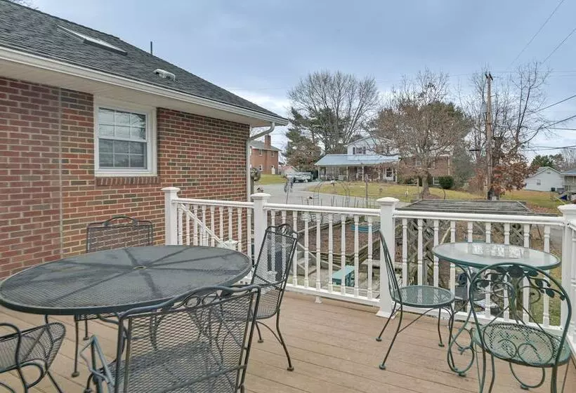 Large Home W/ Deck & Grill ~ 9 Mi To Virginia Tech