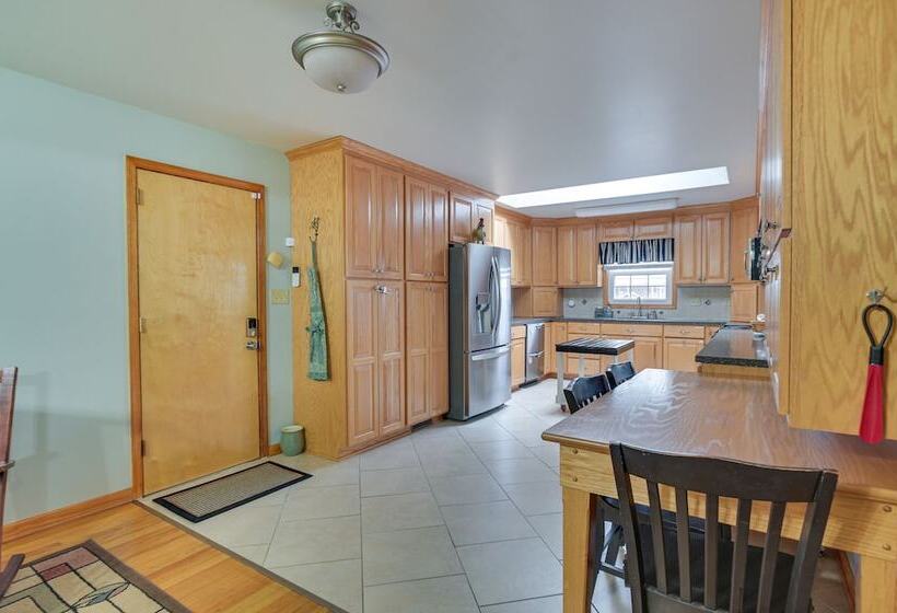 Large Home W/ Deck & Grill ~ 9 Mi To Virginia Tech