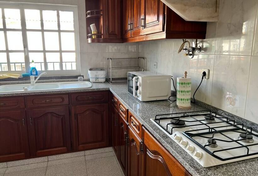 Пансион R. António Aleixo 90a