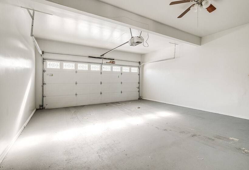 Pet Friendly Silver Spring Home: 2 Mi To Downtown!