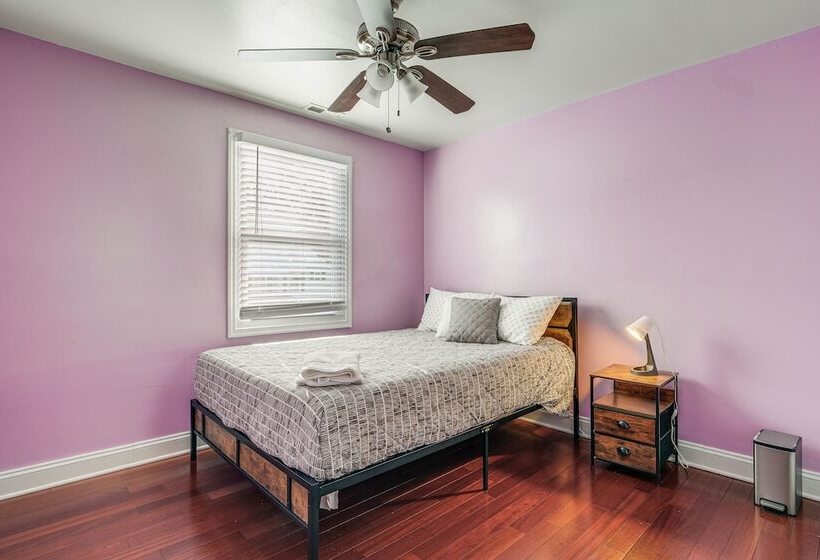 Pet Friendly Silver Spring Home: 2 Mi To Downtown!