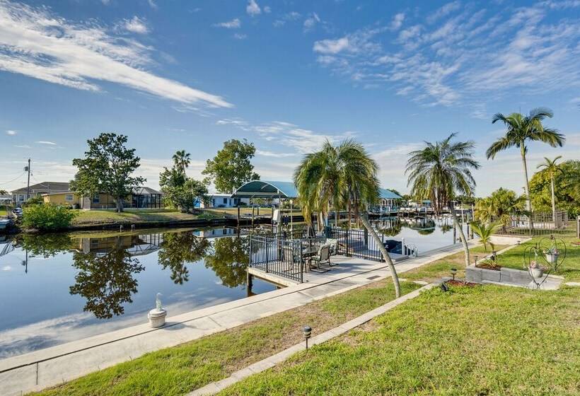 Port Charlotte Paradise W/ Private Outdoor Oasis!