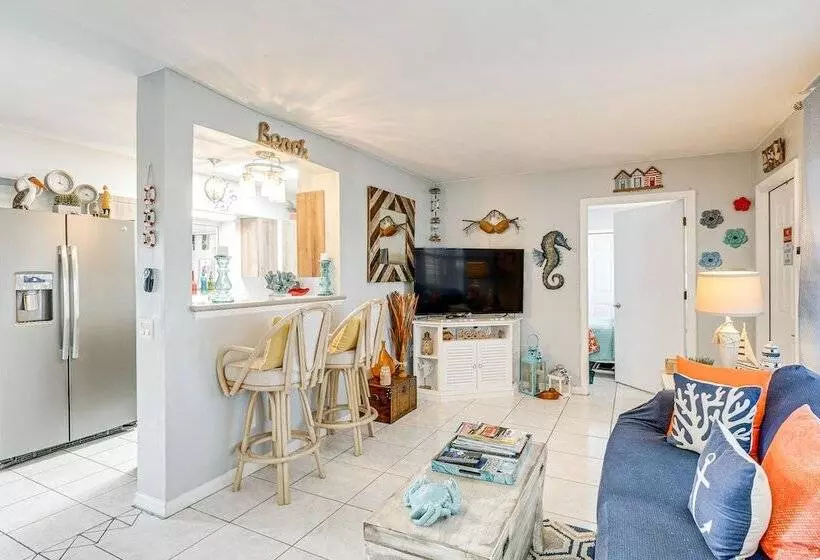 Port Charlotte Paradise W/ Private Outdoor Oasis!