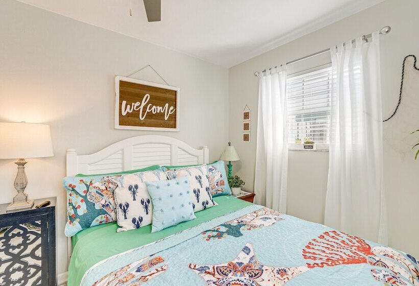 Port Charlotte Paradise W/ Private Outdoor Oasis!