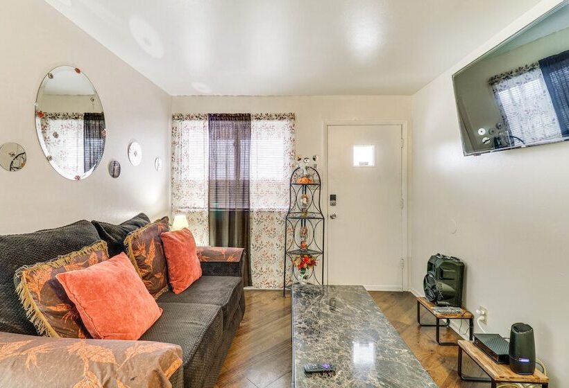 Quaint St Louis Home ~ 6 Mi To Downtown!