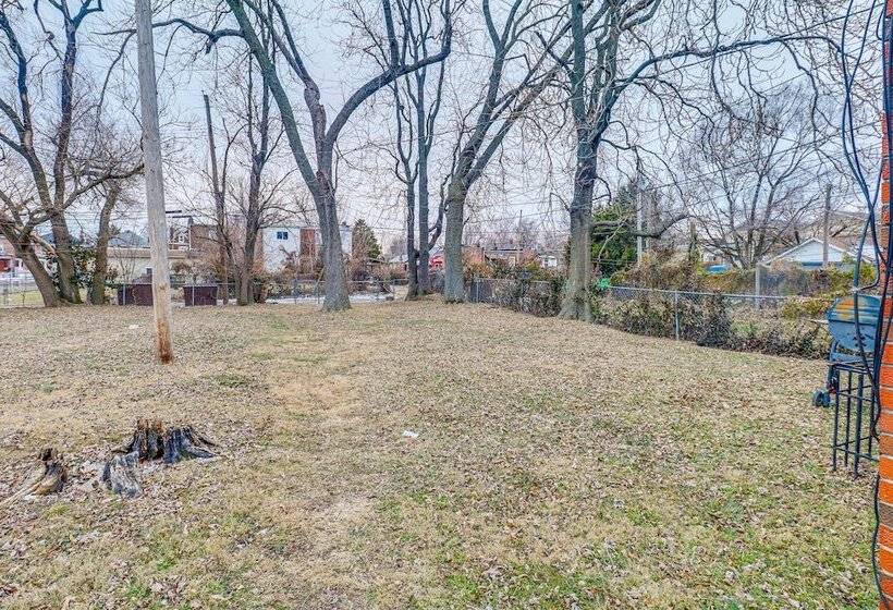 Quaint St Louis Home ~ 6 Mi To Downtown!