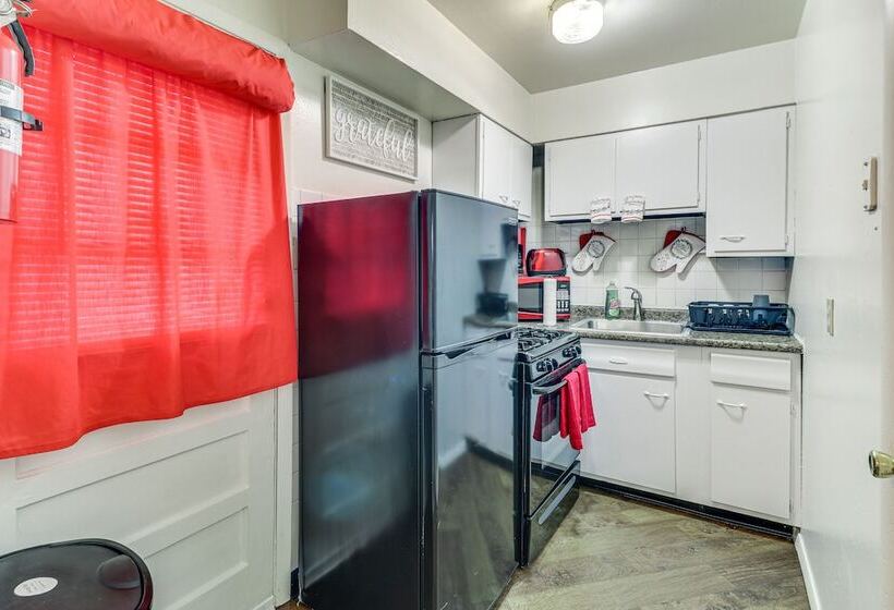 Quaint St Louis Home ~ 6 Mi To Downtown!