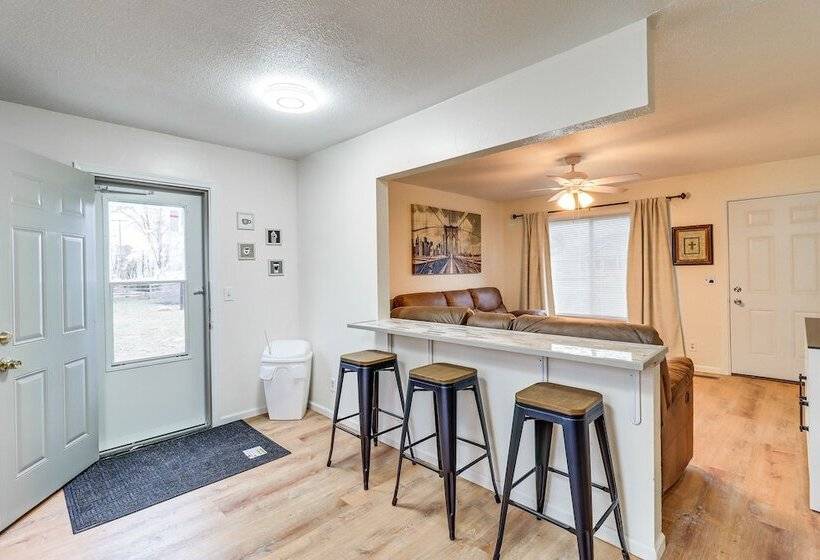 Quaint Toledo Home ~ 6 Mi To Downtown!