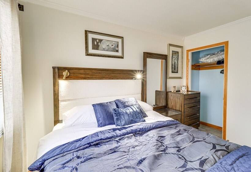 Quaint Toledo Home ~ 6 Mi To Downtown!