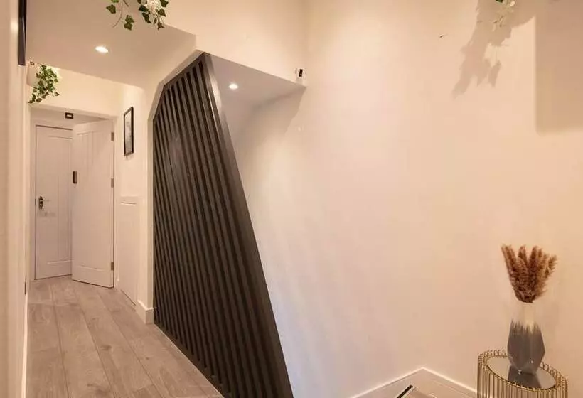 Residenssi Cosy 1 Bed Duplex   Close To Metro   Nw2