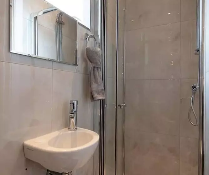 Residenssi Cosy 1 Bed Duplex   Close To Metro   Nw2