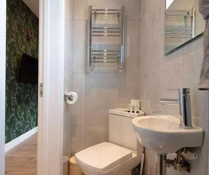 Residenssi Cosy 1 Bed Duplex   Close To Metro   Nw2